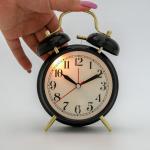 Будильник «Пеннант», с подсветкой, d=9 см, 17?11.5 см, от батарейки АА, чёрный