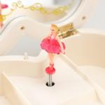 Музыкальная шкатулка механическая «Сердце с золотыми узорами», пластик, 6.5?19.5?16 см