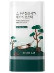 ROUND LAB Солнцезащитный стик для проблемной кожи с сосной Pine Calming Cica Airy Sunstick 19 гр