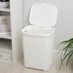 Корзина бельевая «Ротанг», 40 л, 29.5?37.8?48.2 см, с крышкой, белая
