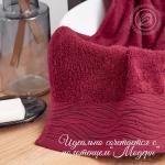 Полотенце махровое "Ножки" (малиновый)