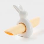 Кольцо для салфеток Доляна «Зайка в золотом», 7.5?3.5?11.5 см, доломит, белое