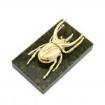 Жук на подставке из змеевика 60*35*18мм