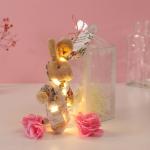 Набор подарочный «Зайчик в комбинезоне», мыльные розовые розы 5 шт., роса, 7?7?12 см