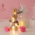 Набор подарочный «Зайчик в комбинезоне», мыльные розовые розы 5 шт., роса, 7?7?12 см