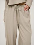Базовые бежевые брюки из хлопка