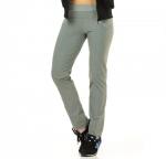 Брюки узкие из плащевки на  кокетке, спереди фигурные карманы, пояс и отделка карманом полотном в «рубчик».