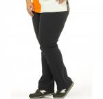 Брюки немного зауженные к низу, спереди фигурные карманы на молнии.