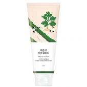 Round Lab Mugwort Calming Cleanser Успокаивающая пенка для умывания с полынью