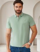 Футболка-поло из фактурного трикотажа