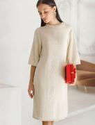 Платье вязаное из хлопковой пряжи с пайетками