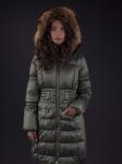 Пальто женское, утепленное, пуховое  KARINA енот натур., хаки