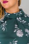 Блуза с воротником стойка, креп принт цветы на зеленом