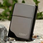 Зажигалка Zippo латунь/сталь, чёрная с фирменным логотипом, глянцевая, 36x12x56 мм