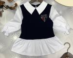 Блузка школьная с имитацией жилета с эмблемой из страз арт. 608788