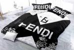 Двуспальное постельное бельё FENDI с фирменным пакетом