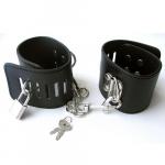 Черные широкие наручники с замками (PVC), MLF-90038-1