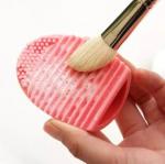 Силиконовая мини-перчатка Make-up Brush Cleaner для чистки кистей для макияжа