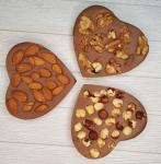 Шоколадное сердце с орехами