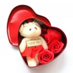 Подарочный набор красный "Love you" Розы и Мишка в коробочке на 14 февраля или 8 марта ( с мыльными лепестками) , арт.002.154