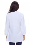 Белая блуза на пуговицах с кружевной отделкой и сборками