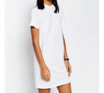 Белое платье-футболка с высокой горловиной