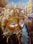 Карнавальная маска на фоне венецианского канала
