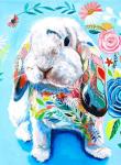 Белый кролик и яркие цветочки