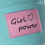 Двухслойная трикотажная шапка с подворотом и нашивкой "Girl power"