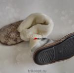 Чуни с натуральным мехом ,наружная часть  обуви из искусственной замши.