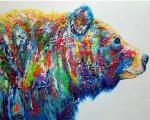 Большой медведь в ярких цветах