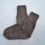 Шерстяные носки плотной ручной вязки.