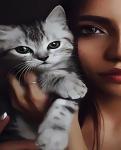 Девушка и серый котенок