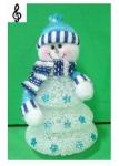 Новогодний сувенир Снеговик с подарком, световой, музыкальный,18 см.