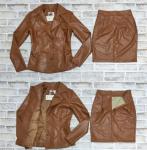 Костюм пиджак и юбка под кожу песочный RX1-48