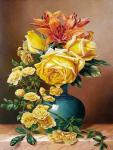 Красивая ваза с лилиями и розами