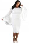 Белое кружевное платье с завышенной талией и расклешенными от локтя рукавами