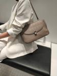 Женская сумка-трапеция из из натуральной кожи, цвет бежевый