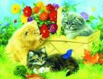 Разномастные котята и корзина с цветами