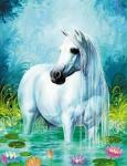 Белая лошадь среди цветущих лотосов