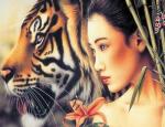 Восточная девушка, лилия и тигрица
