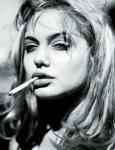 Анджелина Джоли в молодости с сигаретой