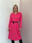 Платье трикотажное со спущенным плечом розовое