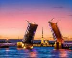 Разводной Дворцовый мост в Санкт-Петербурге