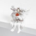 Сувенир полистоун "Белоснежные ангелы с кристаллом" 7х5х5 см