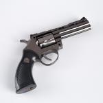 Зажигалка газовая "Револьвер в кобуре", пьезо, 9х9 см