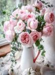Букет розовых роз и тыква