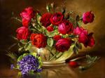 Букет красных роз и фиолетовых цветочков