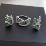 Шикарный комплект ювелирной бижутерии с посеребрением, серьги с зелеными камнями, кольцо безразмерное, 43287, арт.947.119